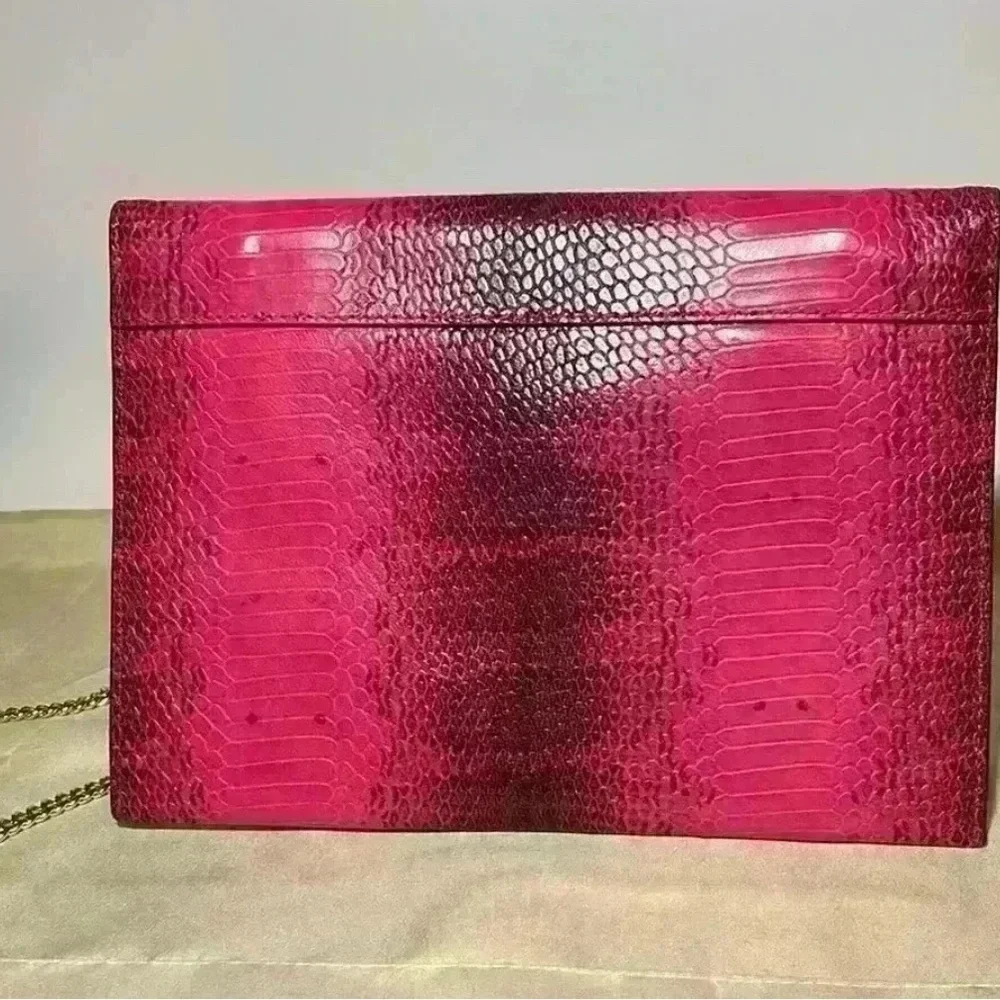 🩷MICHAEL KORS🩷Ultra Pink Barbara Embossed Leather Envelope Clutch/NWT